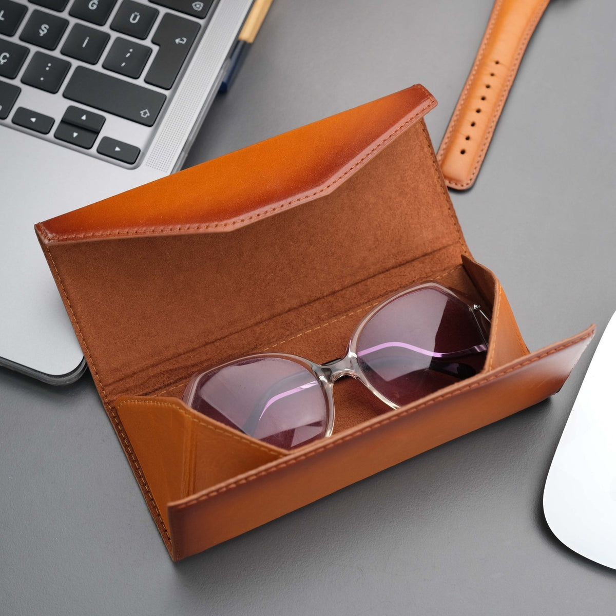 Triangle Leather Glasses Case – Vintage Eyewear Holder - Curious Cart